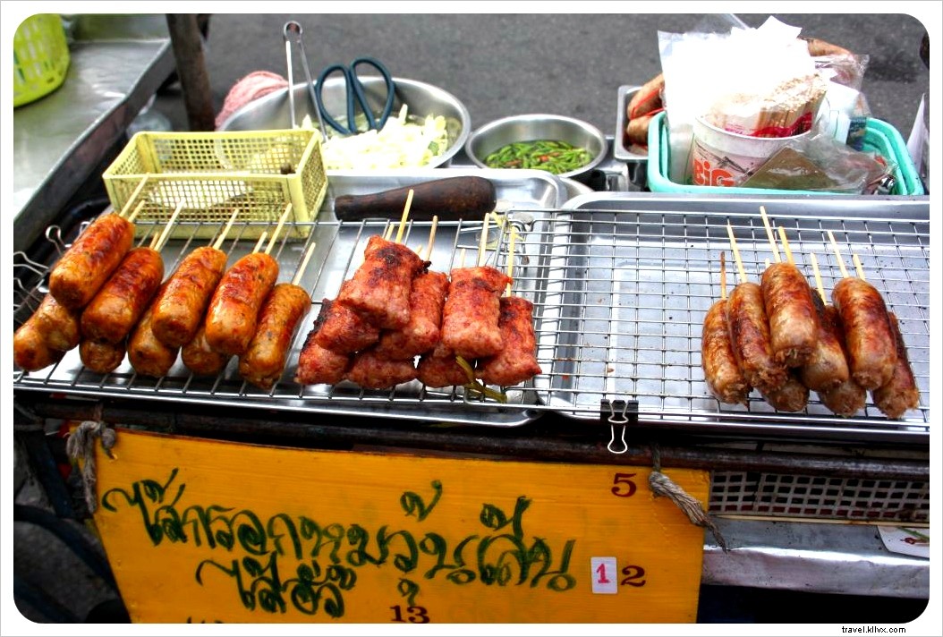 Exploring Thailand s Vibrant Street Food Scene: A Vegetarian s Delight in Bustling Markets