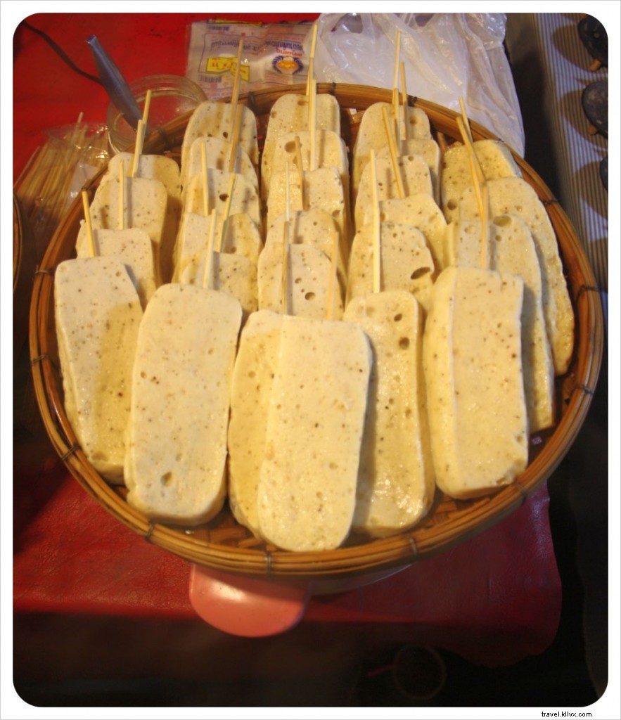 Exploring Thailand s Vibrant Street Food Scene: A Vegetarian s Delight in Bustling Markets