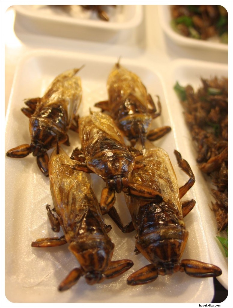 Exploring Thailand s Vibrant Street Food Scene: A Vegetarian s Delight in Bustling Markets