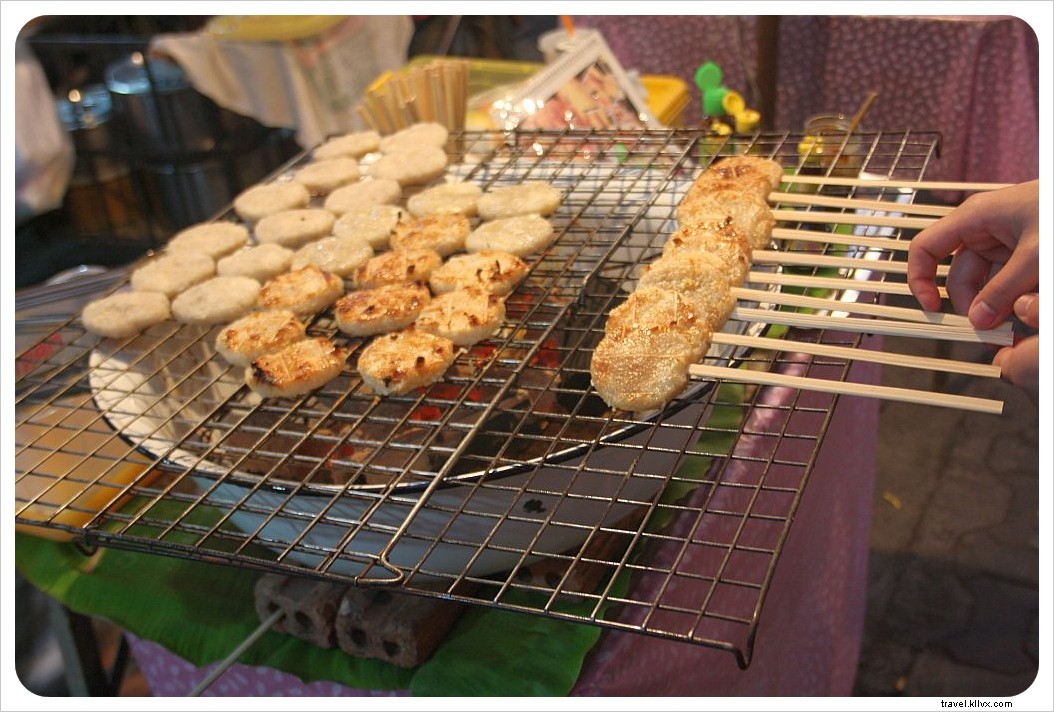 Exploring Thailand s Vibrant Street Food Scene: A Vegetarian s Delight in Bustling Markets