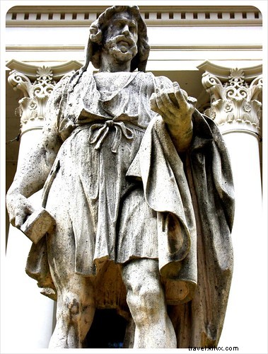 Discover the Enchanting Charm of Savannah, Georgia: Stunning Road Trip Photos