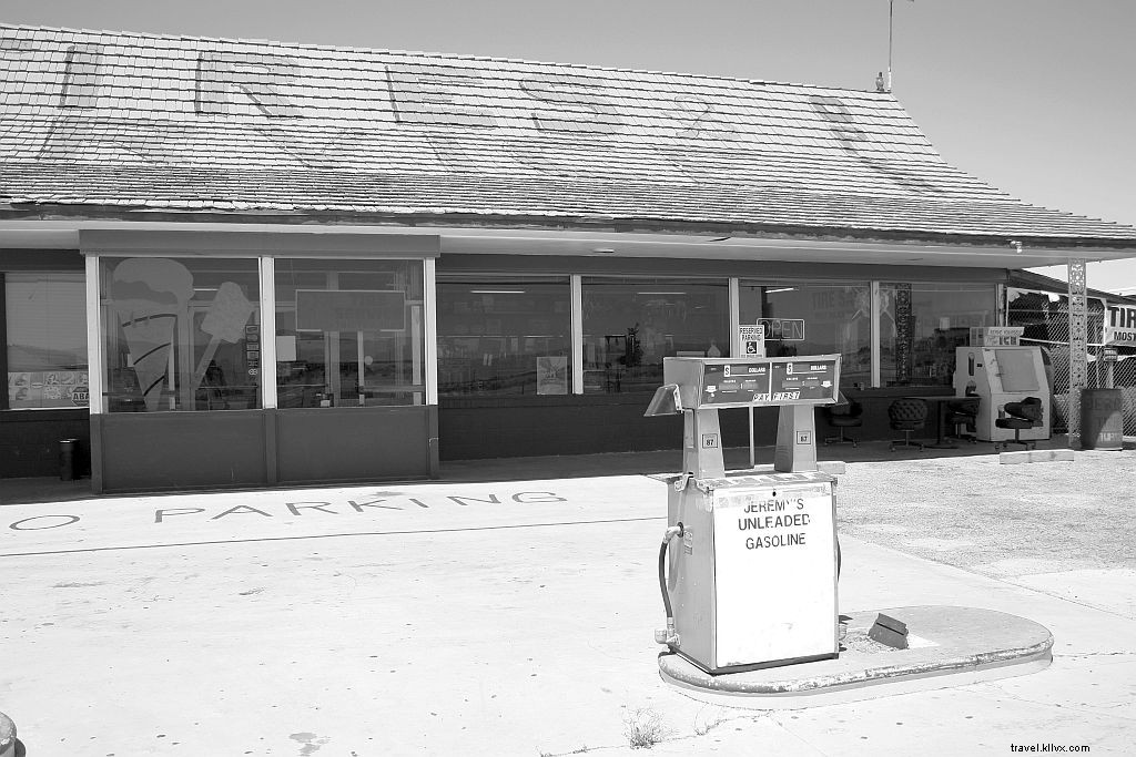 Stranded in the Desert: Our Unexpected Budget Bus Adventure from Las Vegas to Los Angeles