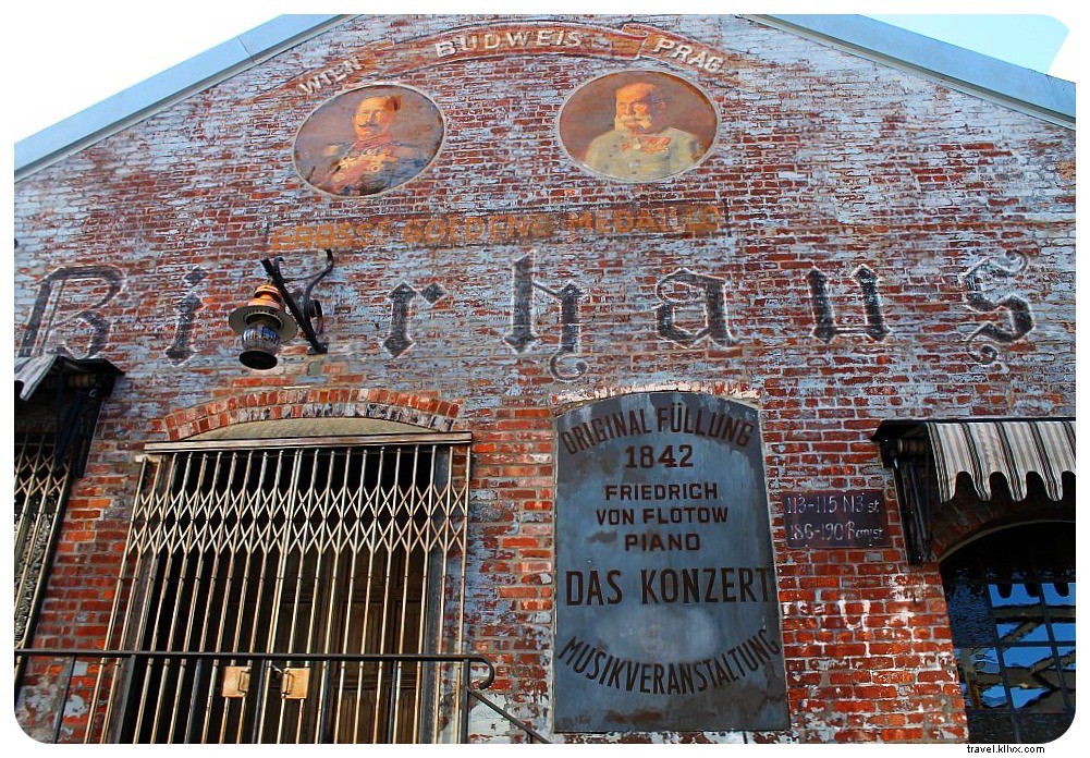 Williamsburg, Brooklyn: NYC s Dynamic Hipster Haven and Emerging Hotspot