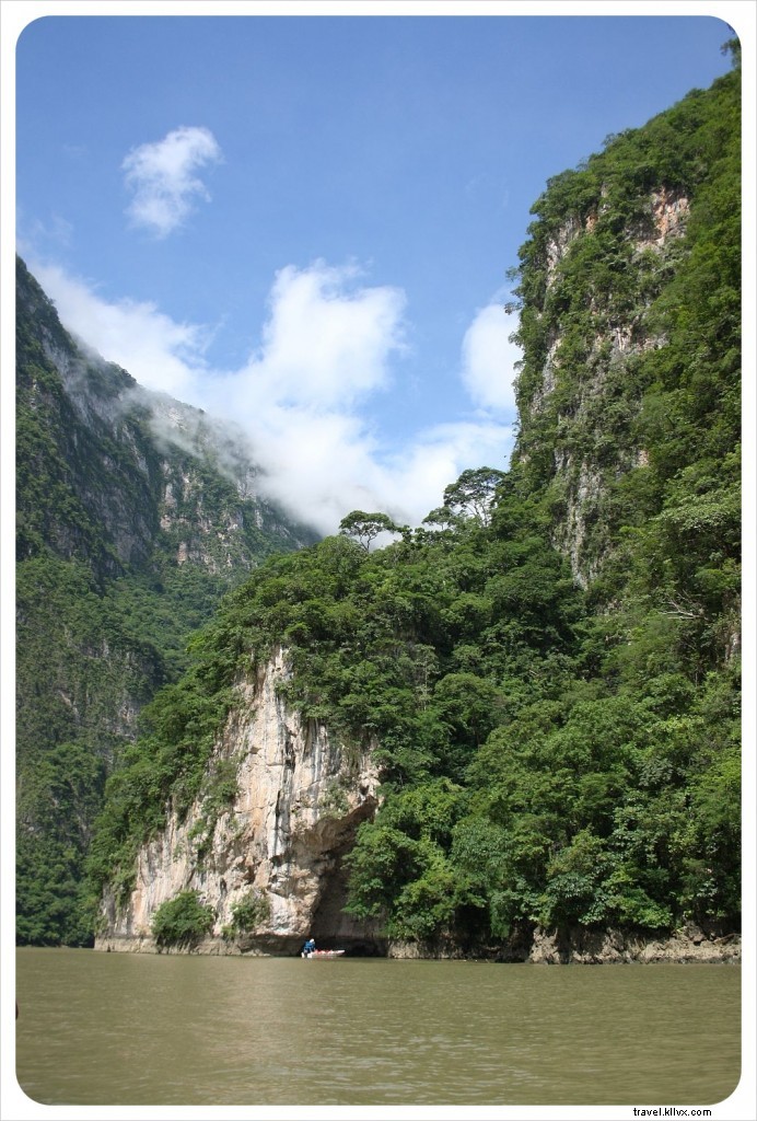 Sumidero Canyon: Stunning Natural Beauty, Abundant Wildlife, and Environmental Challenges
