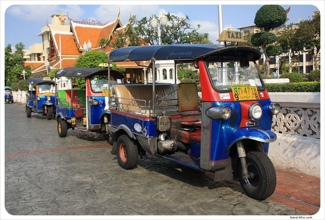 First Impressions of Thailand: A Traveler s Delight in the Land of Smiles