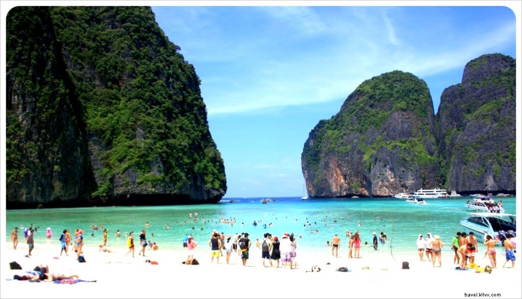 First Impressions of Thailand: A Traveler s Delight in the Land of Smiles