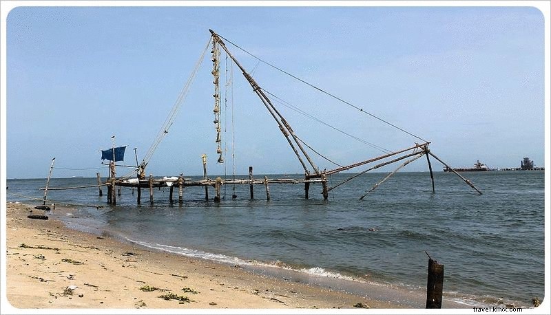 The Rigorous Daily Lives of South India s Fishermen: Chinese Nets in Kochi and Traditional Hauls in Kovalam