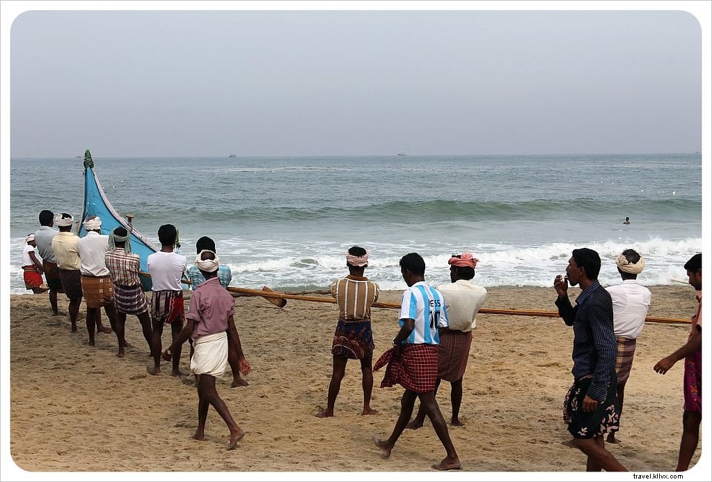 The Rigorous Daily Lives of South India s Fishermen: Chinese Nets in Kochi and Traditional Hauls in Kovalam