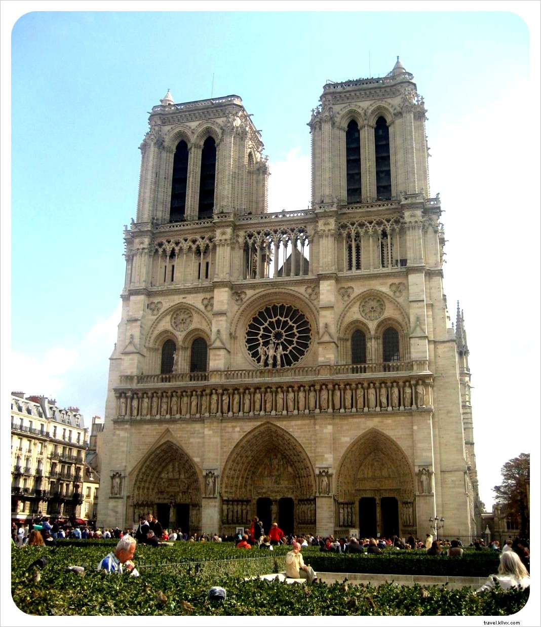 Ultimate Paris Itinerary for Women Travelers: Iconic Sights, Shopping & Romance