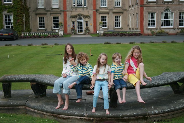 Top Family-Friendly Luxury Hotels in the UK: Expert Picks for Perfect Family Escapes