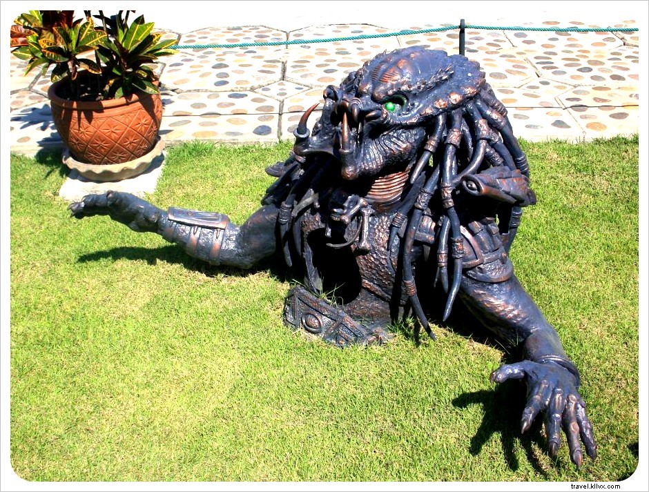 Wat Rong Khun: Chiang Rai s Iconic White Temple – A Surreal Masterpiece Rivalling Gaudí