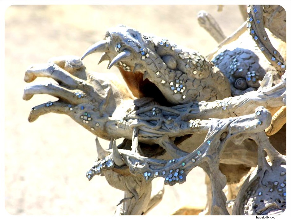 Wat Rong Khun: Chiang Rai s Iconic White Temple – A Surreal Masterpiece Rivalling Gaudí