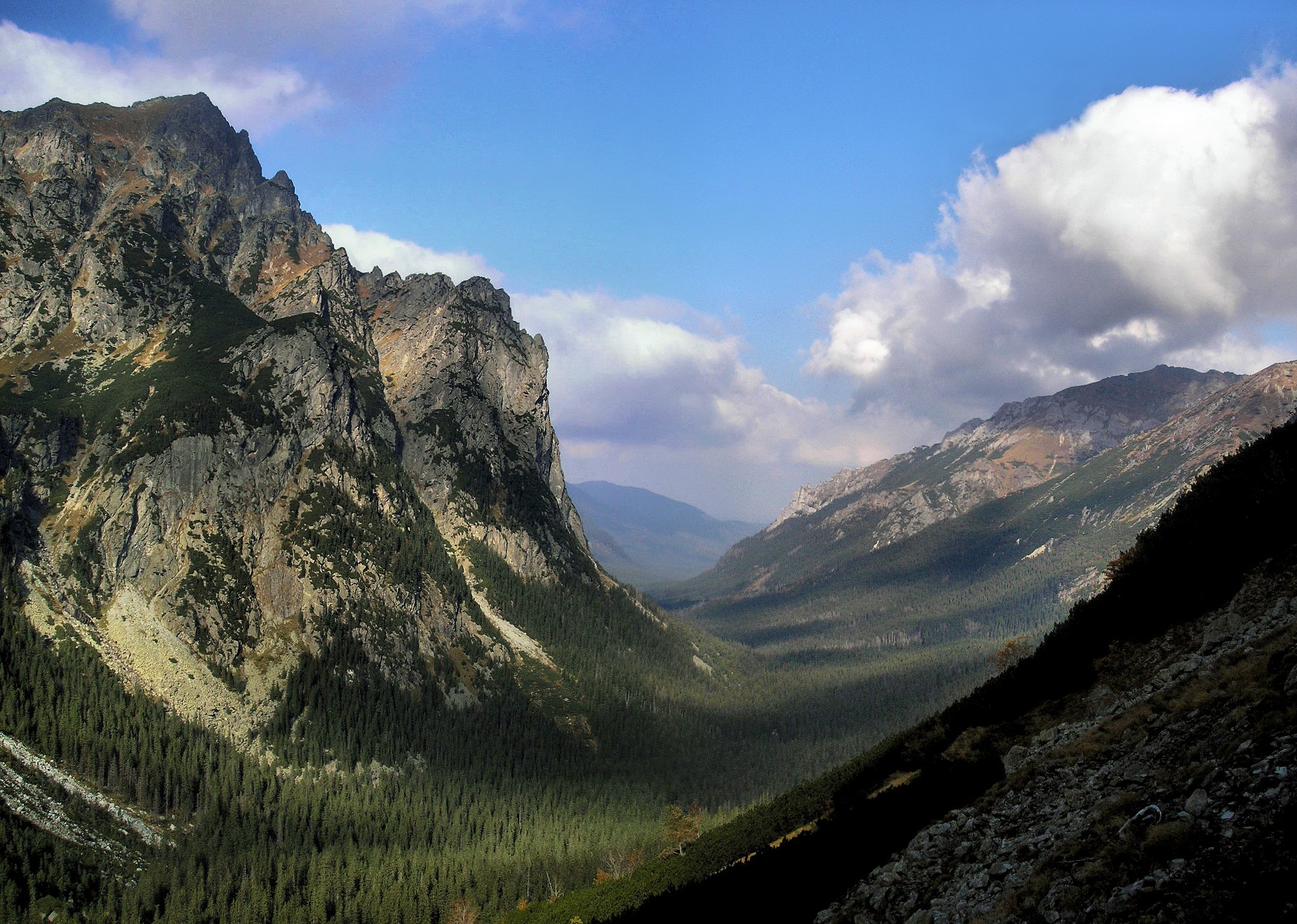 Top 3 Must-Do Day Trips from Kraków: Auschwitz, Wieliczka Salt Mine & Tatra Mountains