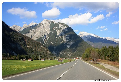 Discover Picturesque Innsbruck, Austria: Alpine Beauty, History, and Year-Round Adventures