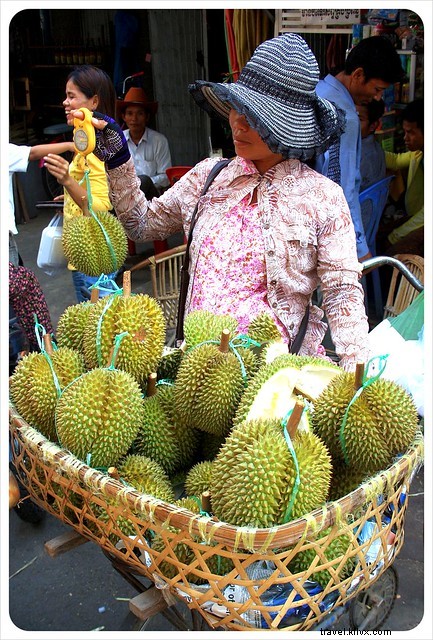 Photo Essay: Vibrant Markets of Cambodia – Exotic Fruits, Street Food, and Local Life