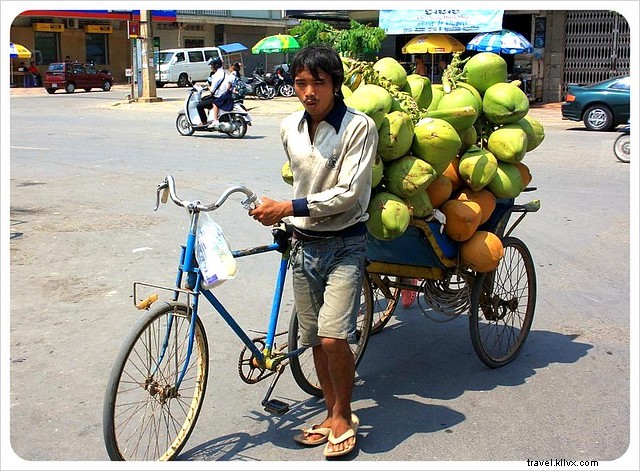 Photo Essay: Vibrant Markets of Cambodia – Exotic Fruits, Street Food, and Local Life