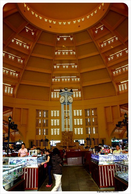 Photo Essay: Vibrant Markets of Cambodia – Exotic Fruits, Street Food, and Local Life