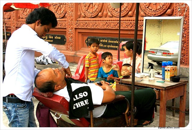 Photo Essay: Vibrant Markets of Cambodia – Exotic Fruits, Street Food, and Local Life