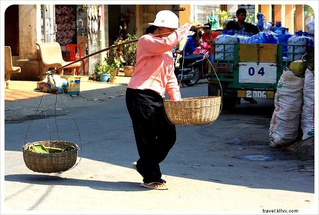 Photo Essay: Vibrant Markets of Cambodia – Exotic Fruits, Street Food, and Local Life