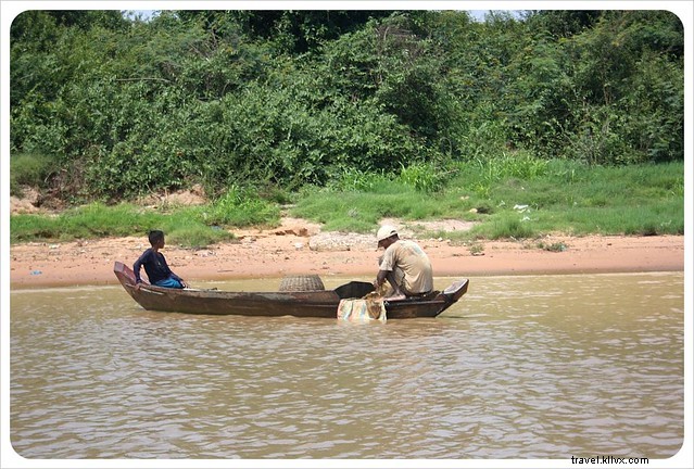 Life on Lake Tonle Sap: Exploring Cambodia s Thriving Floating Village of Chong Khneas