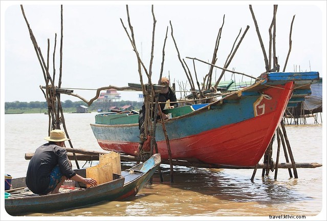 Life on Lake Tonle Sap: Exploring Cambodia s Thriving Floating Village of Chong Khneas