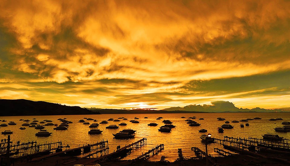 Lake Titicaca Guide: Floating Uros Islands, Puno Sights, and Essential Travel Tips