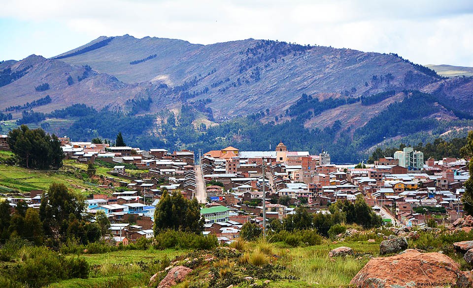 Lake Titicaca Guide: Floating Uros Islands, Puno Sights, and Essential Travel Tips