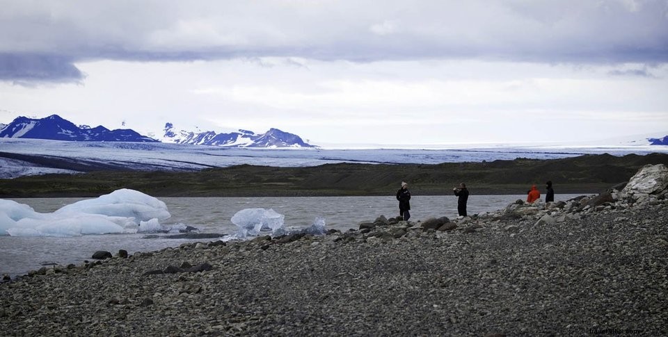 Discover Fjallsárlón Iceberg Lagoon: Iceland s Stunning Vatnajökull Gem