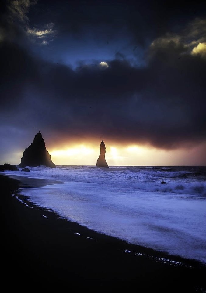 Reynisfjara Black Sand Beach: Ultimate Guide to Iceland s Iconic Wonder