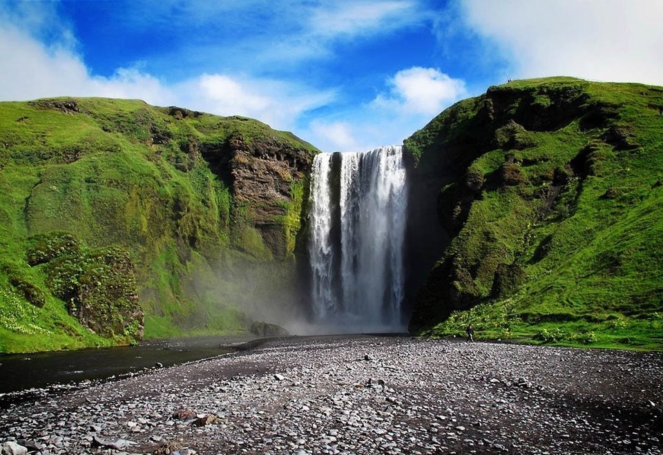 Reynisfjara Black Sand Beach: Ultimate Guide to Iceland s Iconic Wonder