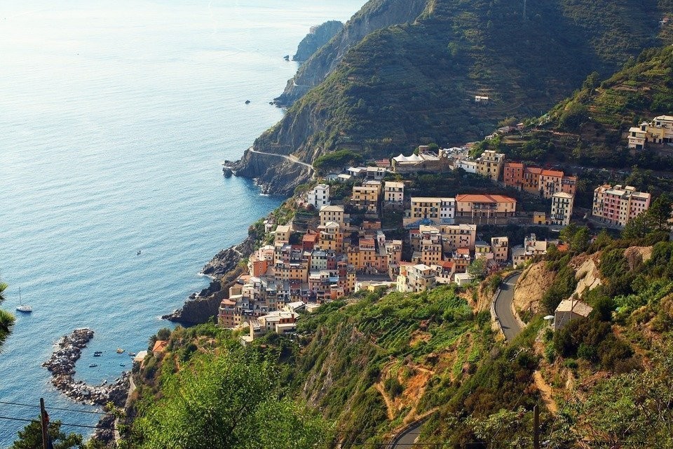 Discover Cinque Terre: Iconic Villages on Italy s Ligurian Coast