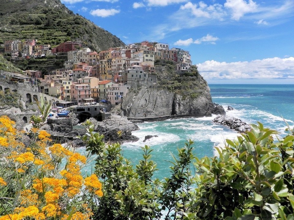 Discover Cinque Terre: Iconic Villages on Italy s Ligurian Coast