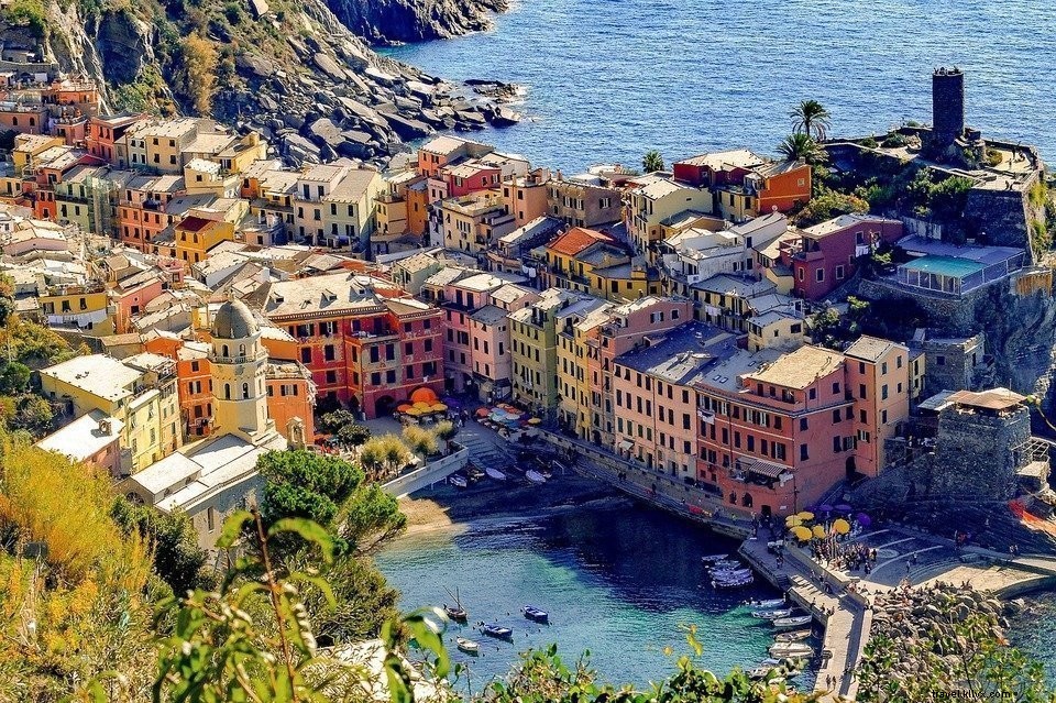 Discover Cinque Terre: Iconic Villages on Italy s Ligurian Coast
