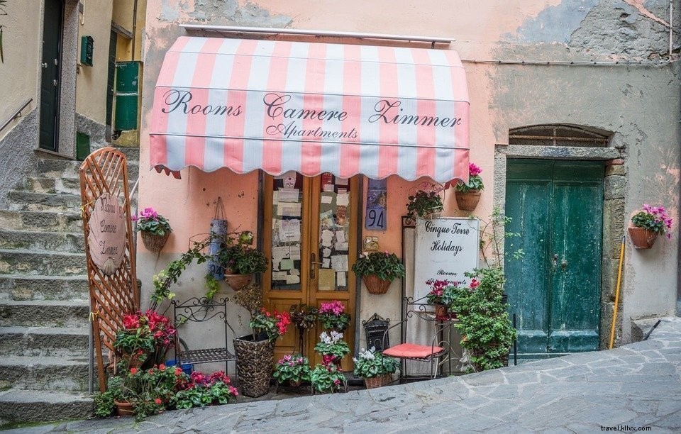 Discover Cinque Terre: Iconic Villages on Italy s Ligurian Coast