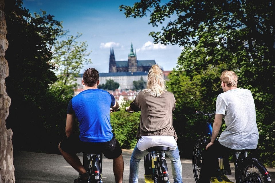 Explore Prague Effortlessly: Top Electric Scooter Rides & Tips