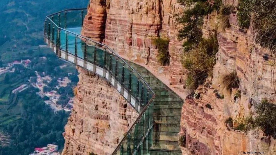 Experience the Thrilling East Taihang Glasswalk in Zhangjiajie: 870ft Cliffside Adventure