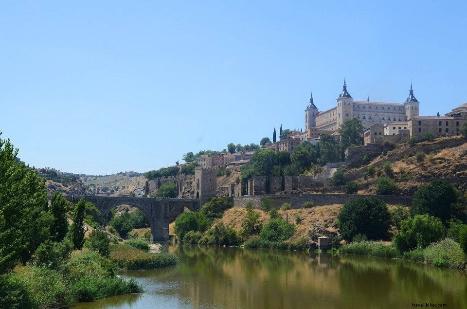 Top 8 Must-Visit Places in Spain: Ronda, Granada, Toledo & Hidden Gems