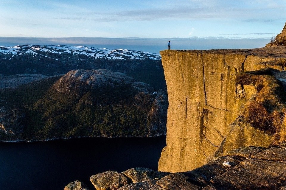 Ultimate Guide to Hiking Preikestolen (Pulpit Rock): Stunning Views from Stavanger
