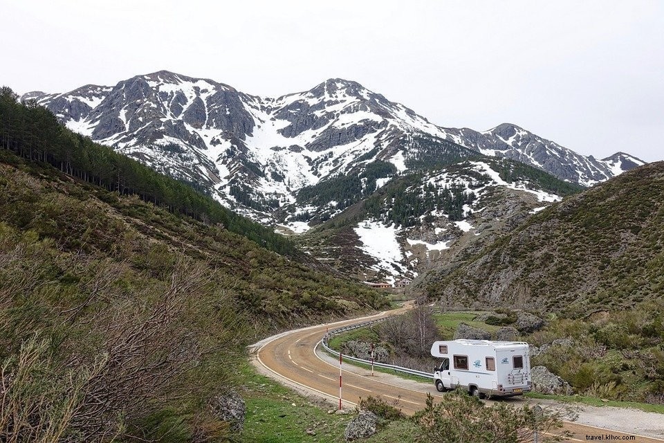 Ultimate Guide: How to Find the Best Campgrounds & RV Parks for Budget-Savvy Travelers