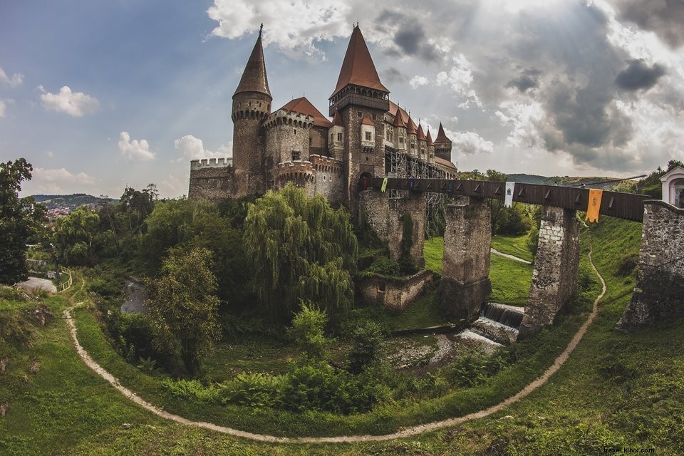 Corvin Castle, Hunedoara: Europe s Majestic Fairytale Fortress in Transylvania