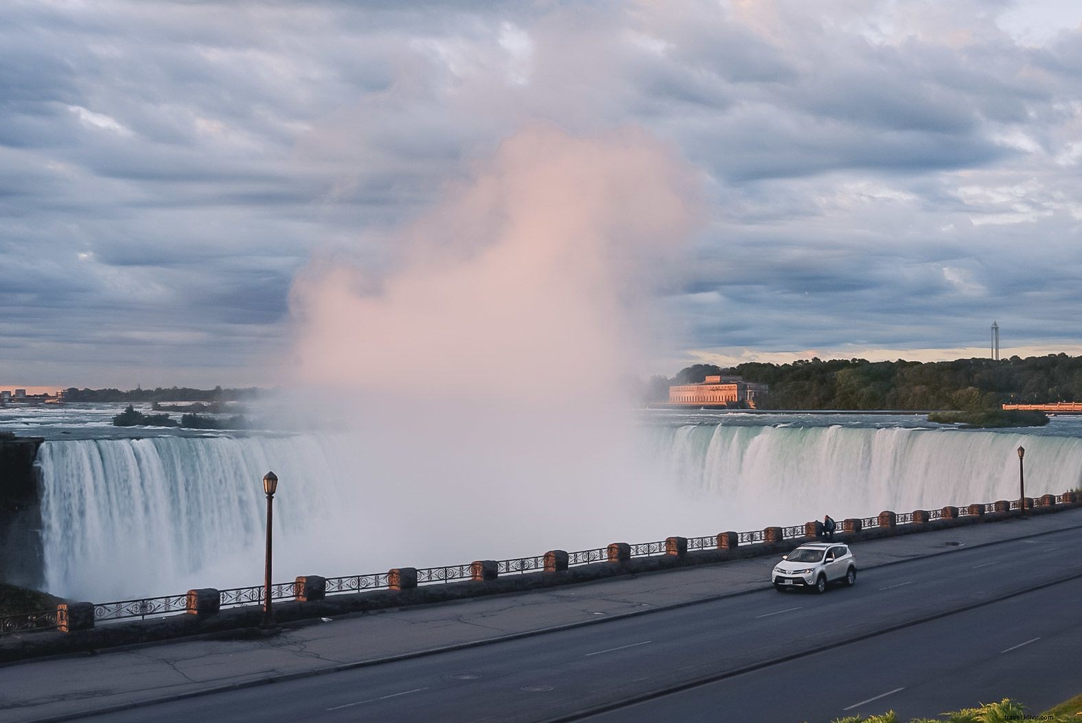 Iconic Canadian Landmarks: Must-Add to Your Bucket List