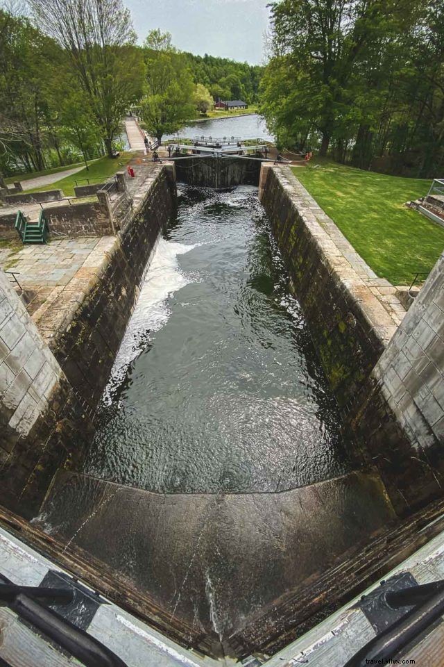 Iconic Canadian Landmarks: Must-Add to Your Bucket List