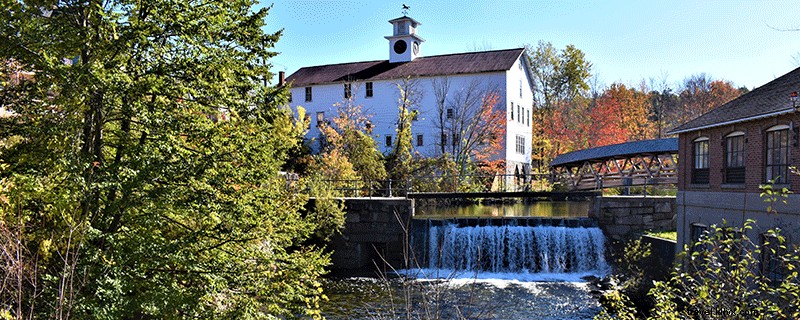 Discover 9 Stunning Spots for Fall Foliage in the Dartmouth-Lake Sunapee Region