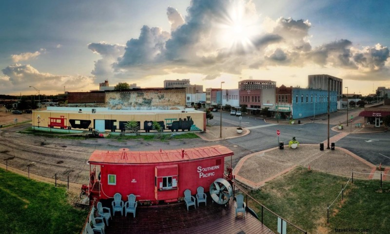 Railyard Entertainment District: Texarkana s Vibrant Open-Container Zone