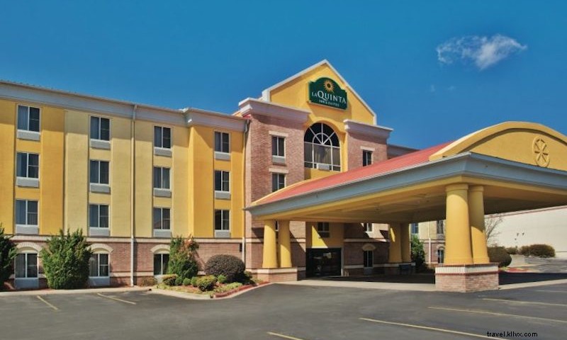 La Quinta Inn & Suites Hot Springs: Premier Lodging Near Top Attractions