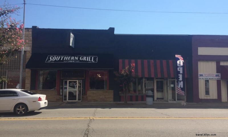 Southern Grill Ozark: Burgers, Seafood & Homemade Pies for Every Meal