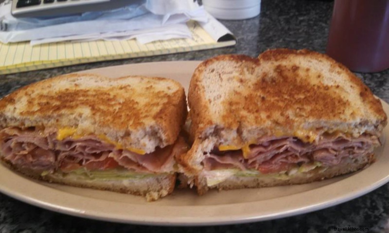 Dari-Delite: Fresh Daily Specials on Burgers, Chicken, Sandwiches & Ice Cream