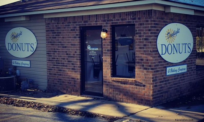 Daylight Donuts: Fresh Donuts, Baked Goods & Delicious Treats