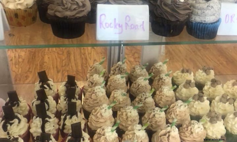 Sweetie Cakes Bakery: Irresistible Cupcakes on Main Street, Batesville