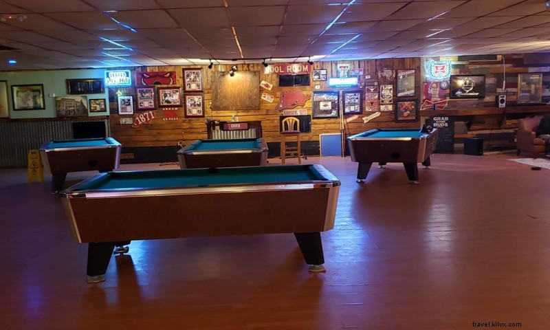 Arrow Bar: Texarkana s Iconic Sports Bar for Games, Happy Hour & Dancing